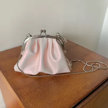 Брендовая дизайнерская цепочка из лазерной искусственной кожи, женская сумка через плечо, плиссированная сумка через плечо, Маленькие бродяги, Открытая сумочка с металлическим зажимом, тренд 2023 года