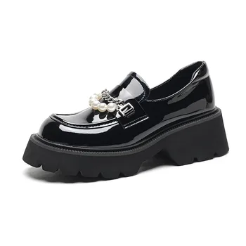 Женская обувь из лакированной кожи 2023 Новые черные лоферы в британском стиле Женская обувь на платформе